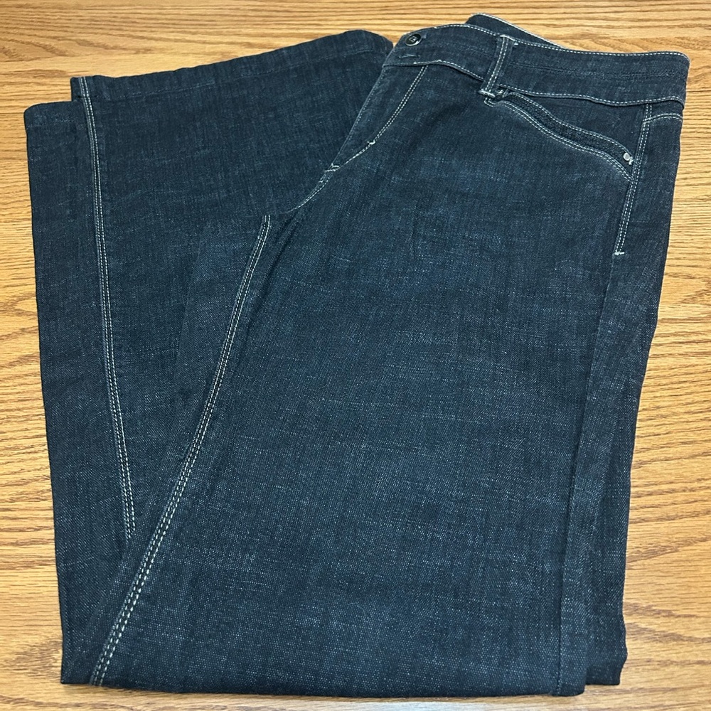 White House Black Market Women’s Black Jeans. EUC Size 12 Regular